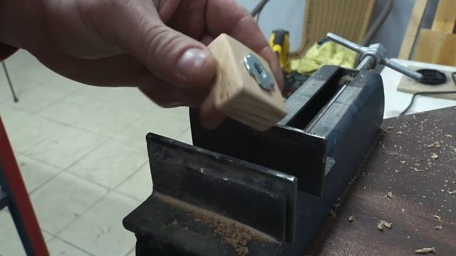 ШИКАРНАЯ САМОДЕЛКА ИЗ ОСТАТКА ПРОФИЛЯ!!! БЫВАЕТ ОЧЕНЬ НУЖНАЯ!!!