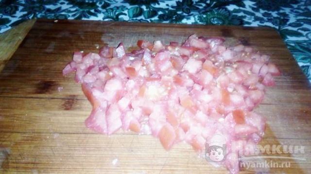 Праздничный салат с копченым окорочком и маринованными шампиньонами