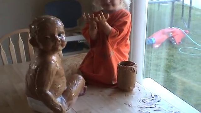 Sister Covers Baby Brother in Peanut Butter смотреть онлайн