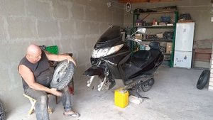 Замена передней покрышки на СУЗУКИ СКАЙ-ВЕЙ
