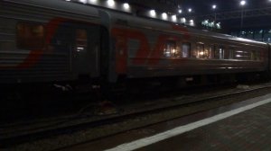 ЭП1М 690 с поездом №34 Москва — Владикавказ.