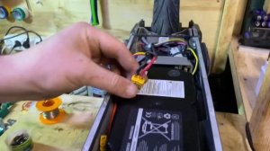 ДЕРЖАТЕЛЬ ДЛЯ ТЕЛЕФОНА С USB ЗАРЯДКОЙ ДЛЯ ЭЛЕКТРОСАМОКАТА