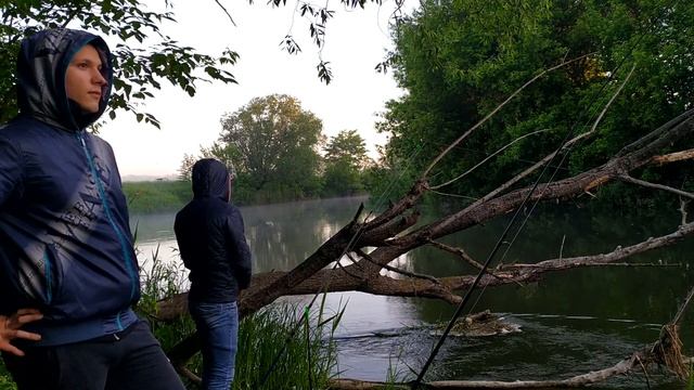 Утренняя рыбалка на Фидер и Спиннинг. Ловля Плотвы в Нижегородской Области! смотреть онлайн