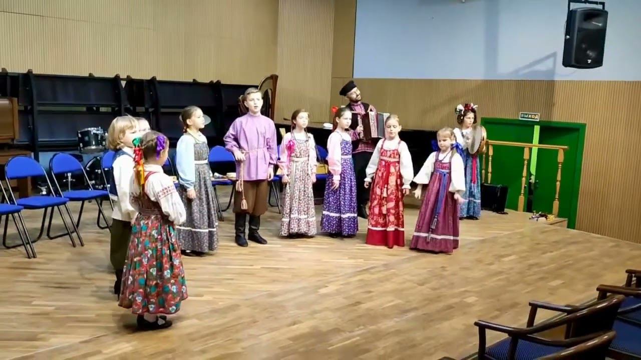 «На пенёчке мы сидели»