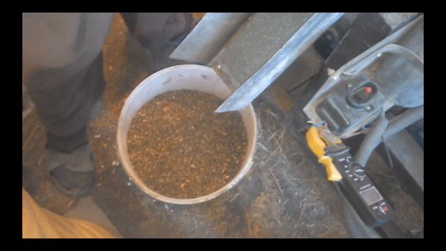 Гранулятор для дома DR 5.5/140 220в! Тест на комбикорме для кур-несушек! Granulator DR 5.5/140 220v смотреть онлайн