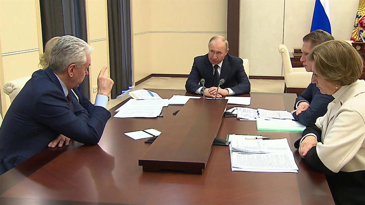 Как сдержать распространение COVID-19, обсуждали на специальном совещании у президента