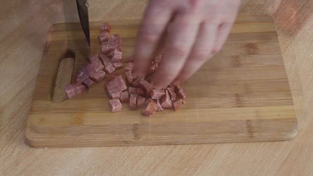 Пицца на сковороде за 5 минут. Пицца на кефире самый быстрый и простой рецепт.