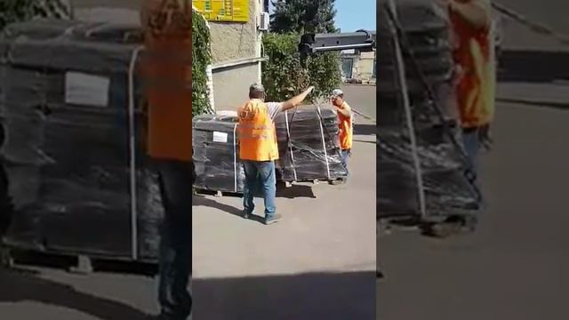 КП "ЭЛУ автодорог" получило новую партию решеток и люков смотреть онлайн