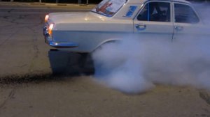 взорвали колесо !  ГАЗ  24  с  двигателем 402,  запиленный карбюратор К  135.