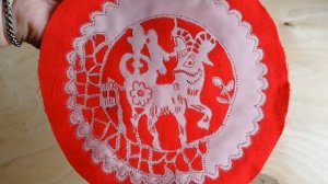 Гильоширование или ажурное выжигание по ткани.