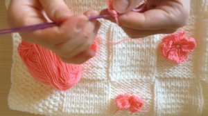 Простой и красивый детский плед спицами для начинающих. Часть 2. Украшения крючком.