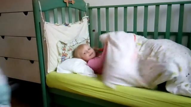 Дети в кровати смотреть онлайн