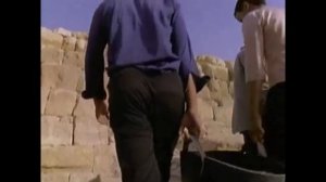 КОГО ХОРОНИЛИ РЯДОМ С ПИРАМИДАМИ , РАСКОПКИ НА ПЛАТО ГИЗЫ