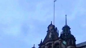 5 минут назад! В Англии сбросили флаг Израиля и повесили Палестины