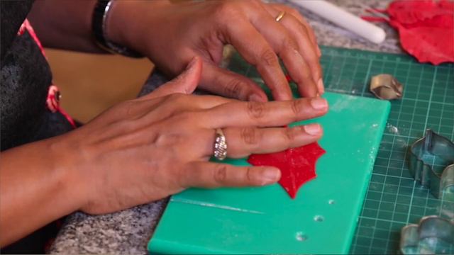 Learn how to make a red poinsettia sugar flower - Cake Tutorial смотреть онлайн