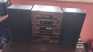 Музыкальный центр Sony LBT-D509 крутая вещь