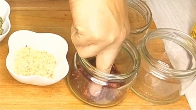 ВЯЛЕНЫЕ ПОМИДОРЫ готовлю только ТАК! ЗАКУСКА НА МИЛЛИОН . смотреть онлайн