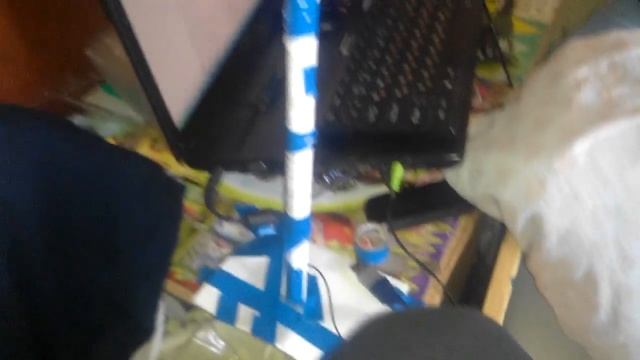 Светодииодный светильник из фонарика и USB провода смотреть онлайн