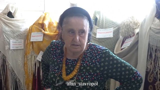 Какие бывают виды платков и платьев у карачаево-балкарского народа? Рассказывает Халимат Ильясовна