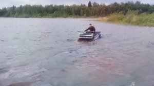 Плавающий буксировщик