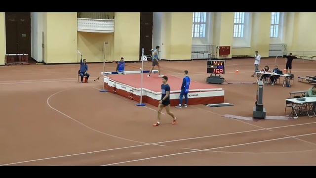 Прыжки в высоту, пятиборье - юноши (Зимний стадион, 12.12.2021). смотреть онлайн