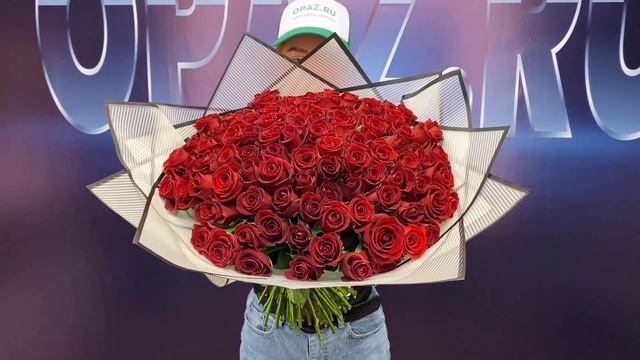 Большой и пышный букет 101 красная роза Кения Premium. смотреть онлайн
