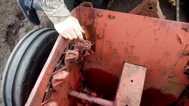 Посадка картофеля. Лтз 60аб и самодельная двухрядная картофелесажалка. смотреть онлайн