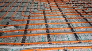 Когда не хватает высоты стяжки для теплого пола.