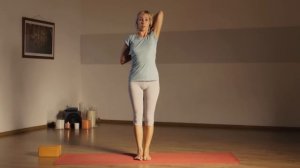 Iyengar Yoga Part 2. Йога Айенгара. Видео уроки. Позы стоя