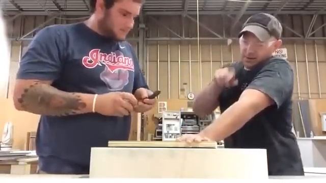 Разыграл друга и снял на скрытую камеру! смотреть онлайн