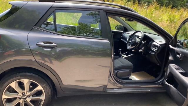 KIA Stonic 1.0T GDi Level 2 5dr смотреть онлайн