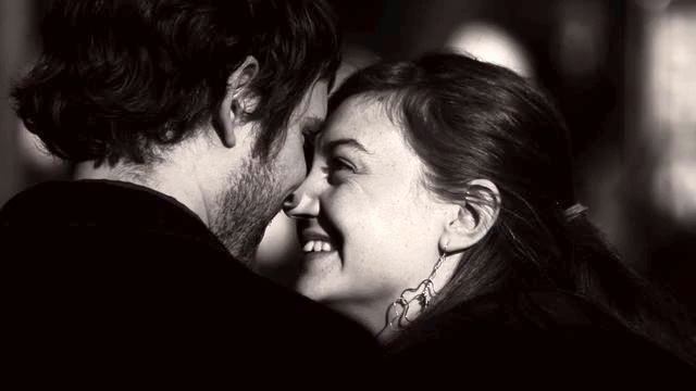 Слушать новинки музыки онлайн. Просто хит! Это стоит... смотреть онлайн