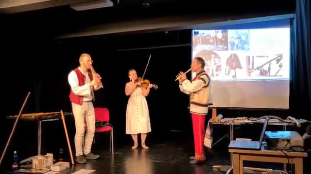 Аркан сопілка скрипка трембіта та дводенцівка смотреть онлайн