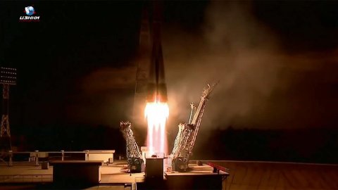 С космодрома "Восточный" успешно стартовала ракета "Союз-2.1б" с аппаратом "Метеор-М"