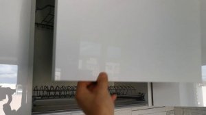 СОВРЕМЕННАЯ КУХНЯ БЕЗ РУЧЕК С ПРОФИЛЕМ ГОЛА (Gola)