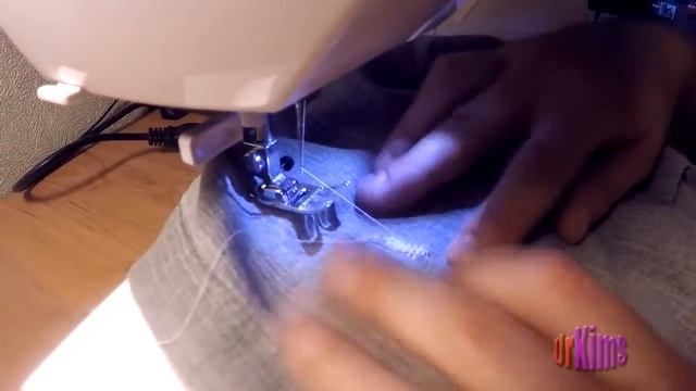 Ремонт одежды. Устранение дырки на шортах. смотреть онлайн