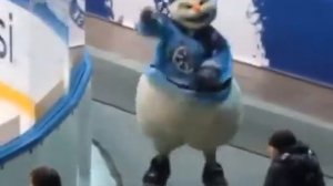 толстожопый снеговик!!