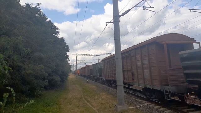 ВЛ80с-650 с грузовым поездом следует по перегону Бобруйск-Мирадино смотреть онлайн