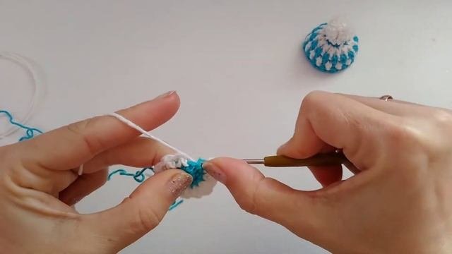 Шапочка и шарфик крючком для пингвинчика.Мастер-класс.