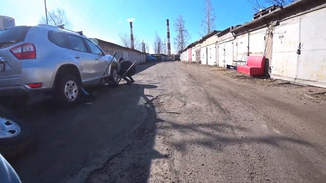 Ниссан Террано.Меняю резину на летнюю.