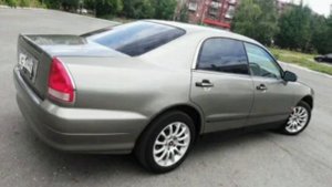 Mitsubishi diamante 2001. Митсубиси диамант 2001.
