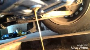 Замена масла кпп Nissan Micra k10 1987 года.