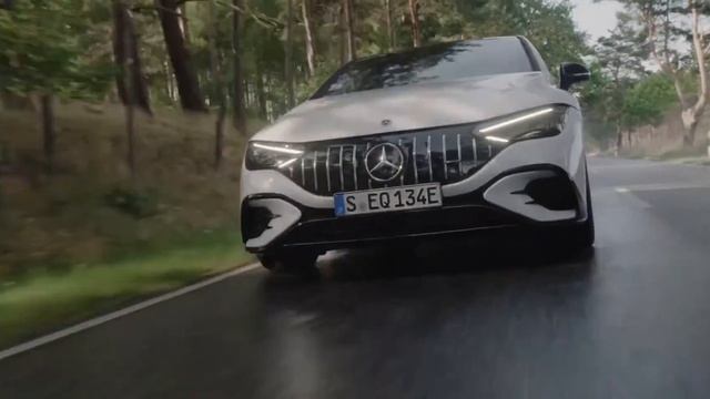 The New 2023 Mercedes AMG EQE 53 4MATIC - Interior and Exterior