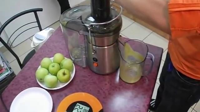 Тестирование соковыжималок Kenwood JE880 и Zelmer 476 смотреть онлайн