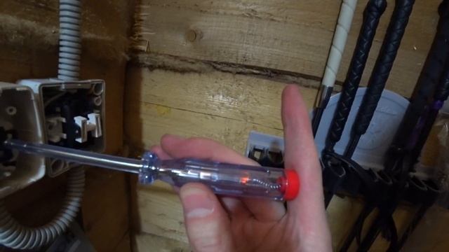 Как сделать розетку в конюшне смотреть онлайн