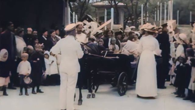 Царская семья в Ливадии. Ялта, 19 апреля 1914 г. День Белого цветка.  (в цвете)