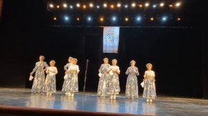 Казачья шуточная песня "В амбар за мукой", исполняет ансамбль "Солнцеворот" 10-12 лет