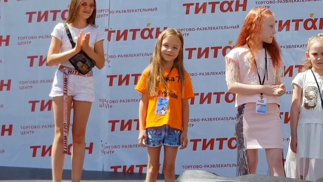 Ксения Левчик и Элинка ТВ на встрече с Блогерами minsk2019 влог и фан зона смотреть онлайн