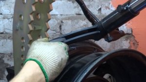 VW Polo sedan 2013, доездился, все диски кривые, начинаем править.