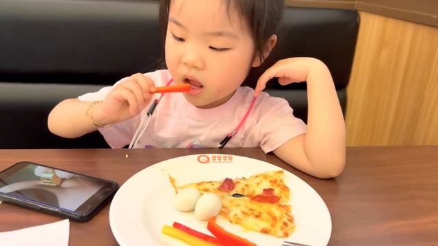 Korea Vlog: шопинг в Корее с дочей. Корейский стиль. Разбилось зеркало (( смотреть онлайн